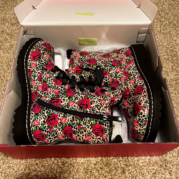 Torrid x Betsey Johnson Leopard Rose Combat Boots - Picture 6 of 10